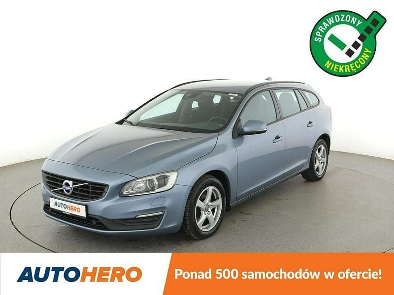 Niebieski Używany 2016 Volvo V60 Business Edition Kombi | 55 900 zł (Uczciwa cena) - Obraz 1/3