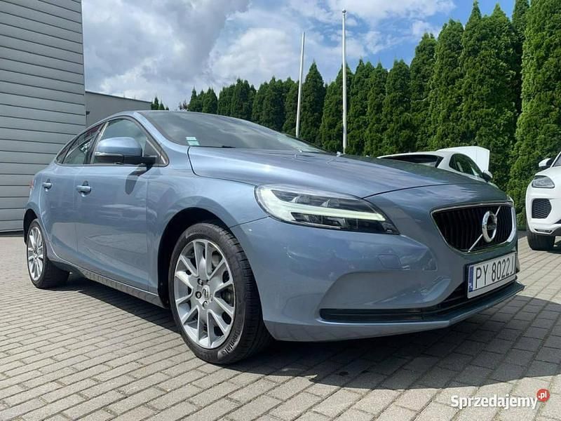 Niebieski Używany 2016 Volvo V40 Kombi | 37 900 zł (Super Cena) - Obraz 1/4