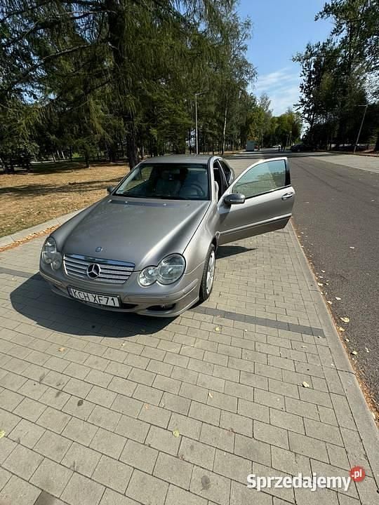 Używany Mercedes C180 2004
