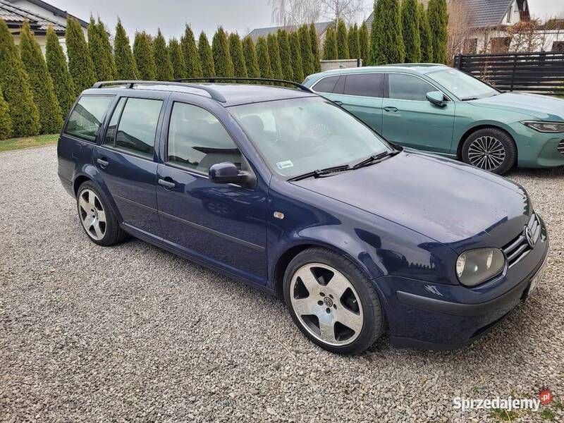 Granatowy Używany 2005 VW Golf IV Kombi | 5000 zł (Uczciwa cena) - Obraz 1/4