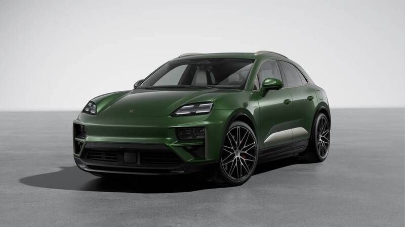 Oak green metallic neo Nowe 2024 Porsche Macan Turbo SUV | 620 058 zł - Obraz 1/4