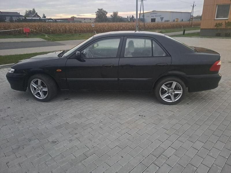 Używany Mazda 626 2000 Czarny Sedan/Limuzyna