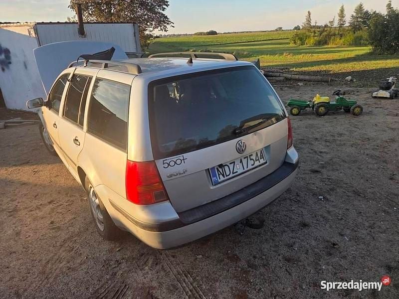 Srebrny Używany 2000 VW Golf IV Kombi | 2000 zł (Uczciwa cena) - Obraz 1/4