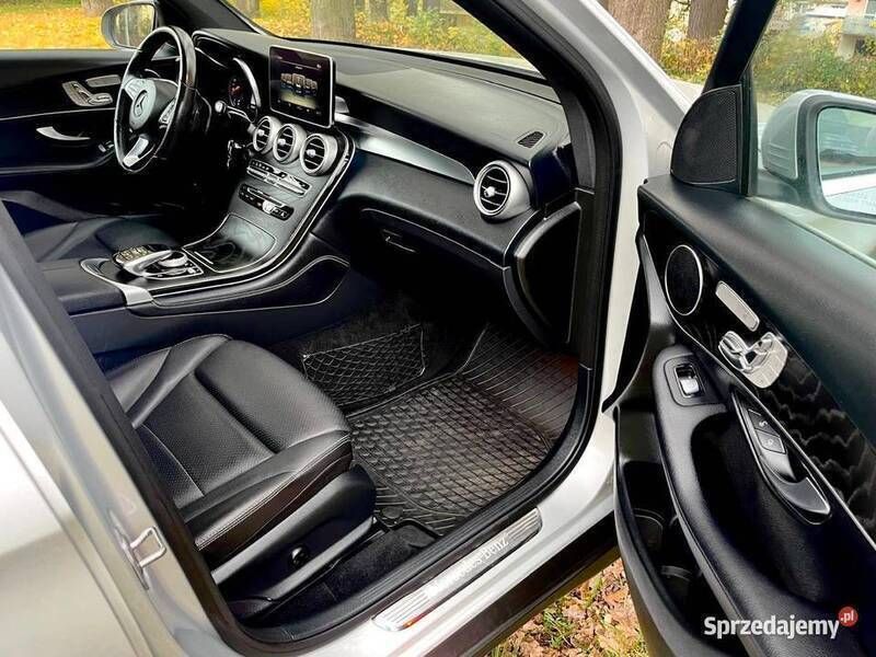 Srebrny Używany 2019 Mercedes GLC300 | 115 000 zł (Uczciwa cena) - Obraz 1/4
