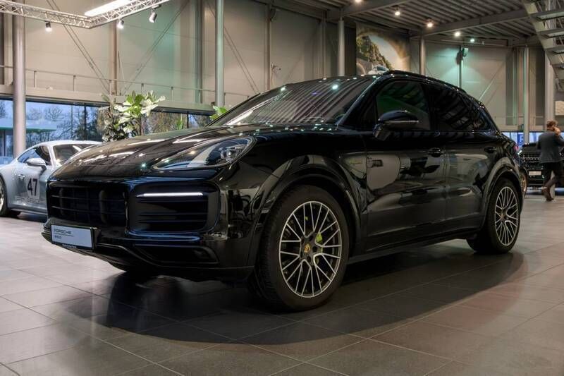 Czarny Używany 2023 Porsche Cayenne Platinum Edition SUV | 429 900 zł (Uczciwa cena) - Obraz 1/4