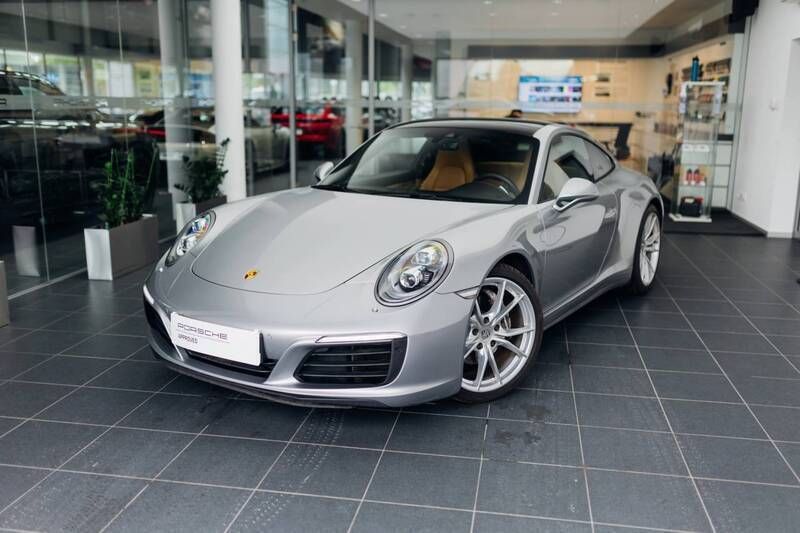 Gt silver metallic Używany 2017 Porsche 911 Carrera 4 Coupe | 419 900 zł - Obraz 1/4