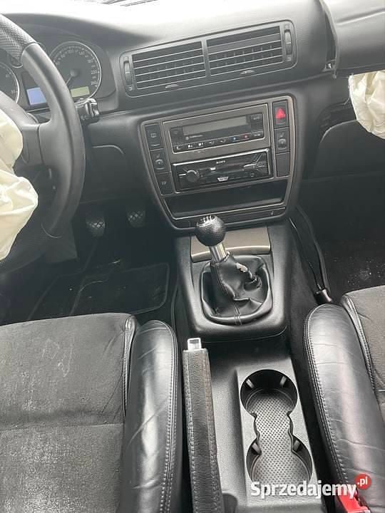 Zielony Używany 2001 VW Passat Kombi | 2300 zł (Uczciwa cena) - Obraz 1/1