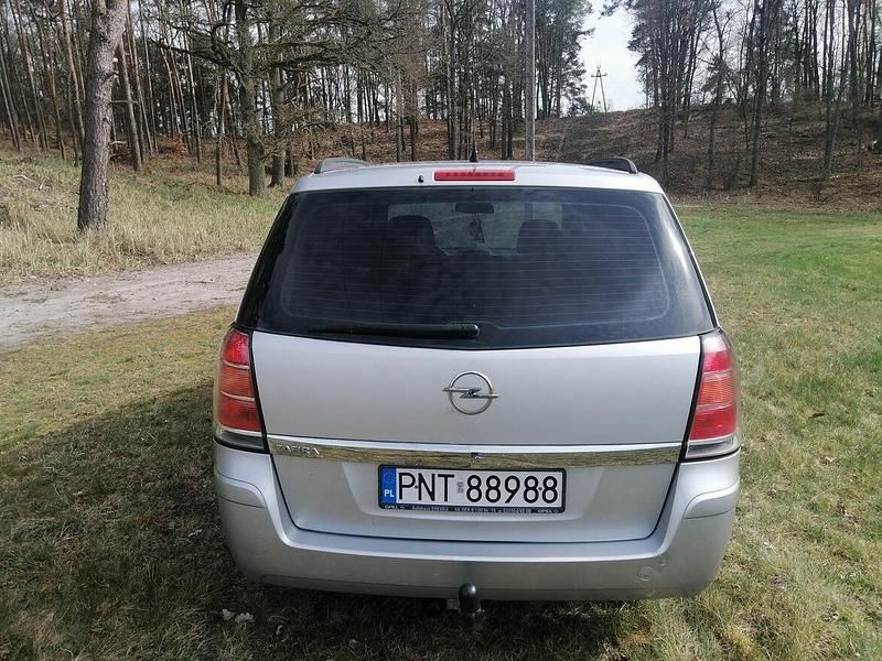 Używany Opel Zafira 2005 Srebrny Minivan