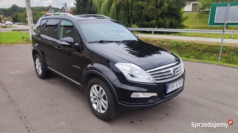 Czarny Używany 2014 Ssangyong (KGM) Rexton SUV | 33 500 zł - Obraz 1/4