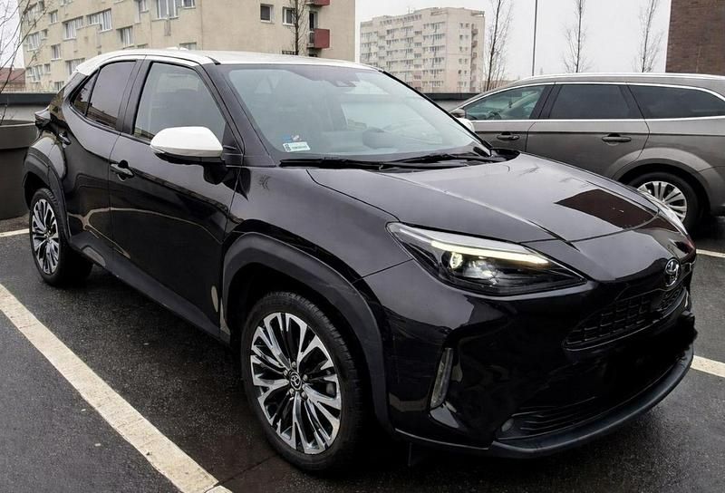 Używany Toyota Yaris Cross 116 KM (85 kW) 2022 Czarny (metalik) SUV