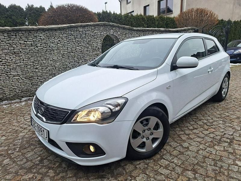 Używany Kia ProCeed Edition 7 125 KM (91 kW) 2013 Biały Hatchback