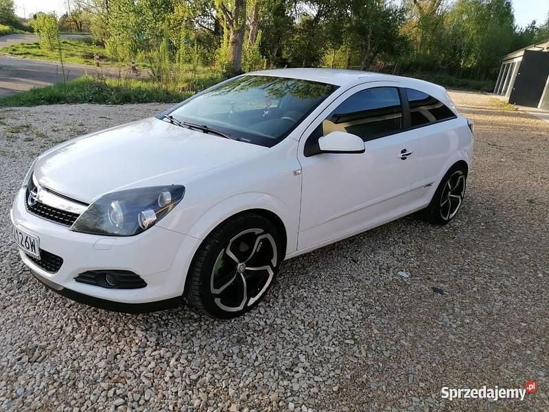 Używany 2008 Opel Astra GTC | 18 500 zł (Uczciwa cena) - Obraz 1/4