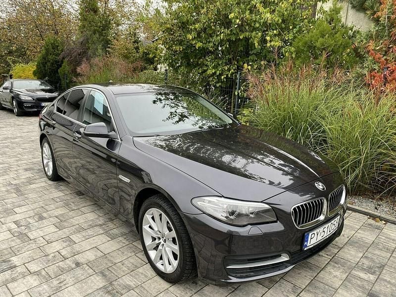 Czarny Używany 2014 BMW 525 Sedan/Limuzyna | 48 900 zł (Super Cena) - Obraz 1/4