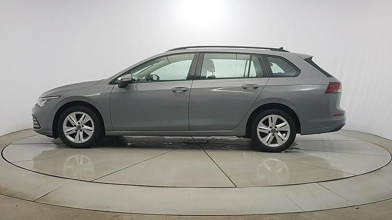 Używany VW Golf VIII Life 131 KM (96 kW) 2021 Szary Kombi