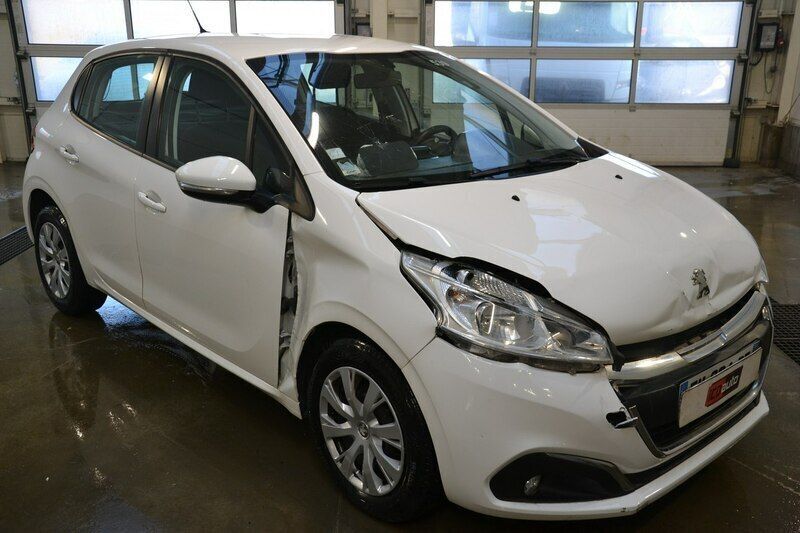 Biały Używany 2019 Peugeot 208 Hatchback | 13 500 zł - Obraz 1/4