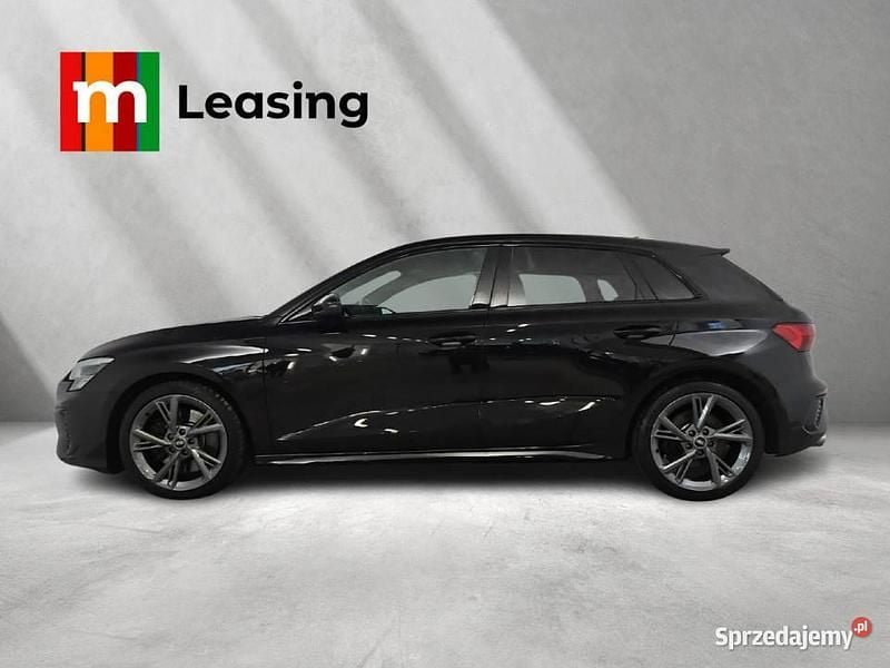 Czarny Używany 2022 Audi S3 Ambiente Hatchback | 175 900 zł (Dość drogi) - Obraz 1/4