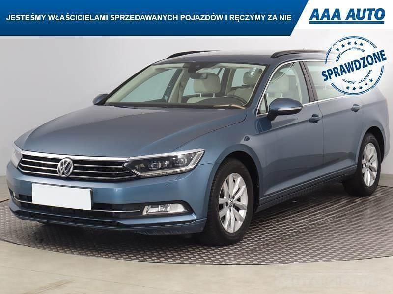 Używany VW Passat 2016 Błękitny