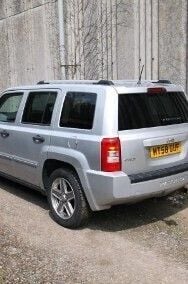Używany Jeep Patriot 170 KM (125 kW) 2009 Srebrny SUV
