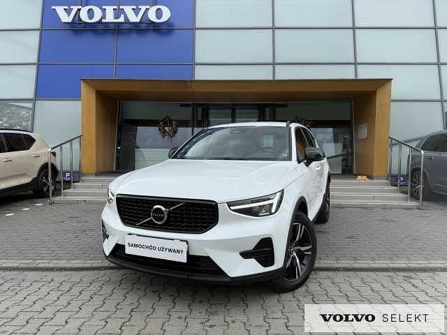 Biały Używany 2024 Volvo XC40 SUV | 195 000 zł (Drogi) - Obraz 1/3