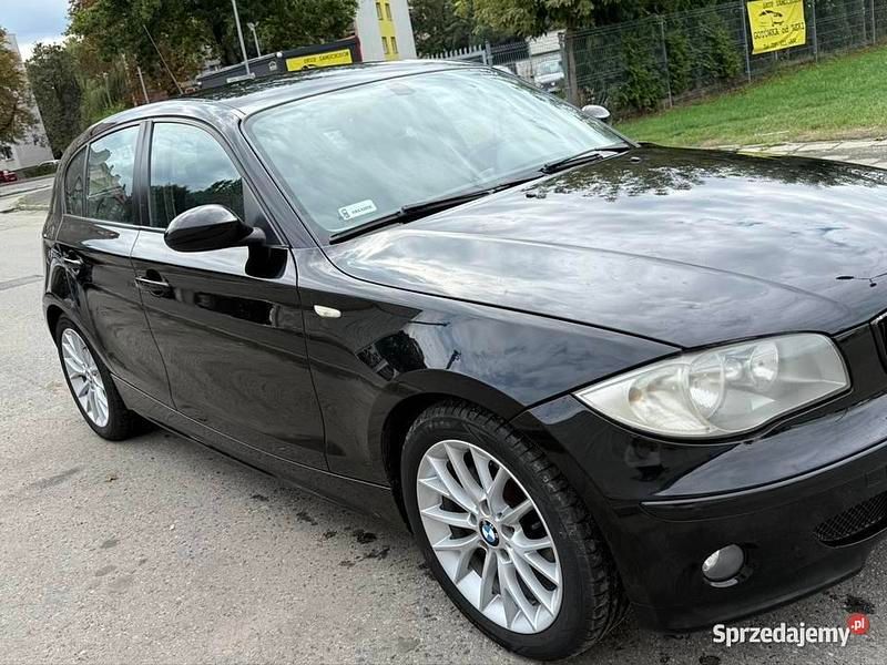 Czarny Używany 2005 BMW 116 Hatchback | 8750 zł (Dobra cena) - Obraz 1/4
