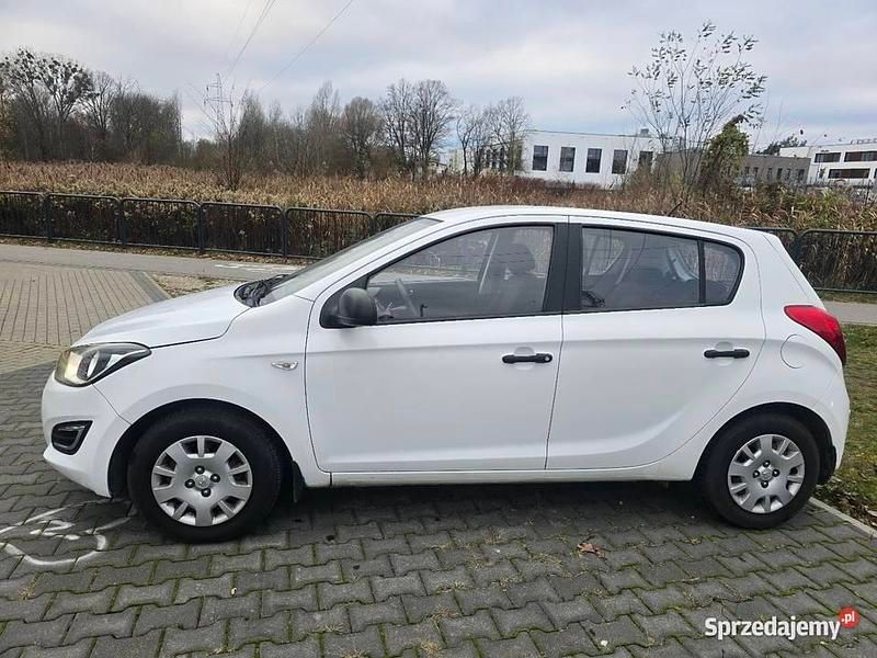 Biały Używany 2014 Hyundai i20 Hatchback | 15 900 zł (Uczciwa cena) - Obraz 1/4