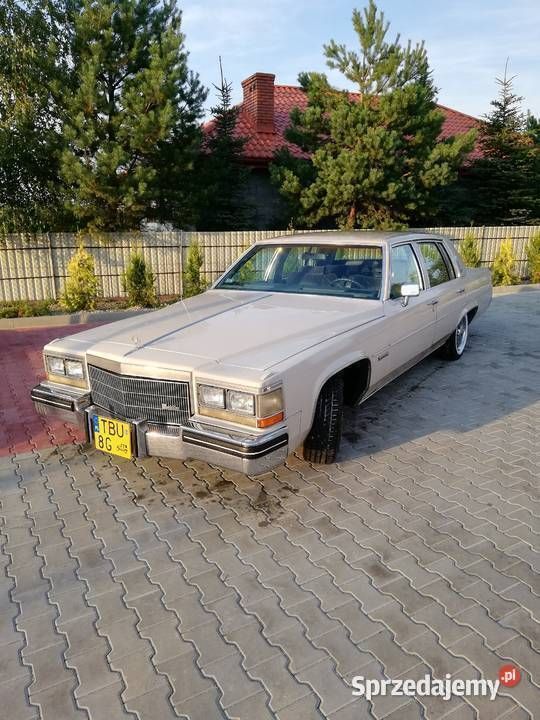 Używany 1983 Cadillac Fleetwood Sedan/Limuzyna | 49 990 zł - Obraz 1/4