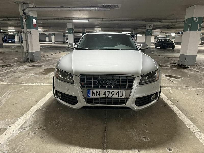 Używany Audi S5 2009 Srebrny Coupe