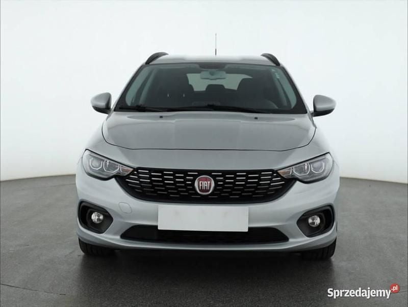 Srebrny Używany 2020 Fiat Tipo Kombi | 52 499 zł (Drogi) - Obraz 1/4