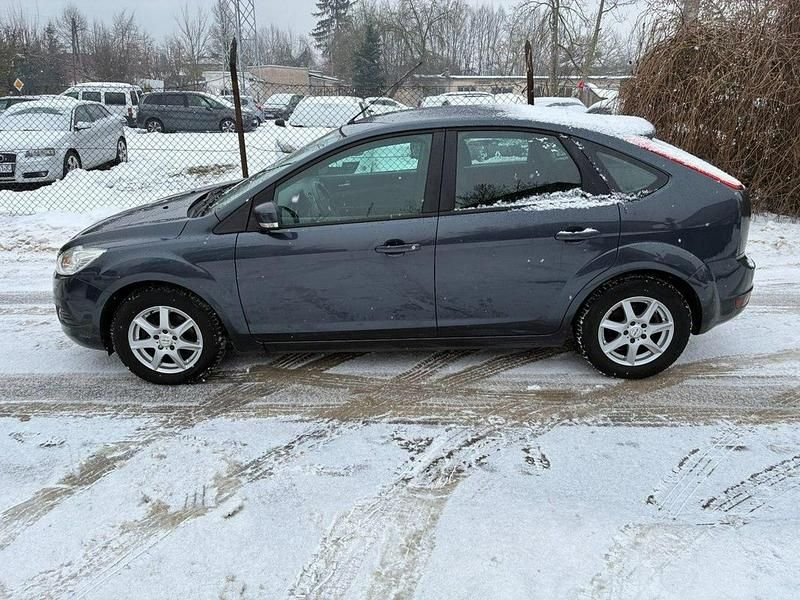 Używany Ford Focus 100 KM (73 kW) 2009 Szary (metalik) Sedan/Limuzyna