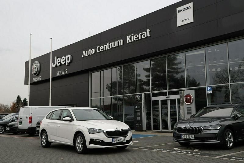 Biały Używany 2022 Skoda Scala Ambition Hatchback | 43 900 zł (Uczciwa cena) - Obraz 1/4