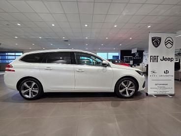 Używany Peugeot 308 SW Allure 130 KM (95 kW) 2020 Biały Kombi