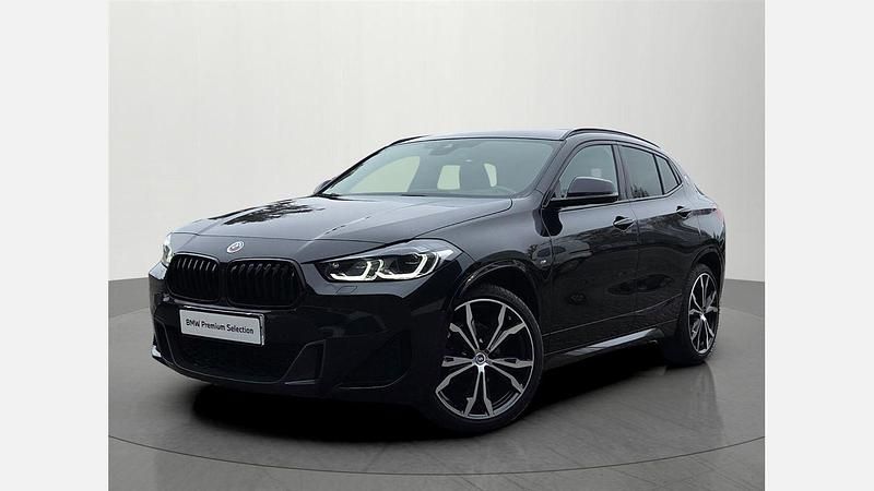Czarny szafir metalizowany Używany 2022 BMW X2 Shadowline SUV | 129 900 zł - Obraz 1/3
