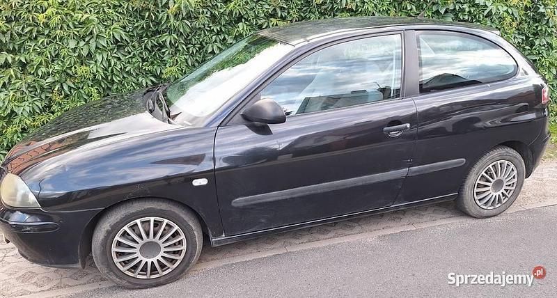 Czarny Używany 2003 Seat Ibiza Hatchback | 3100 zł (Uczciwa cena) - Obraz 1/4