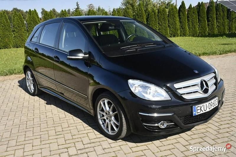 Używany Mercedes B180 110 KM (80 kW) 2009 Czarny (metalik) Minivan