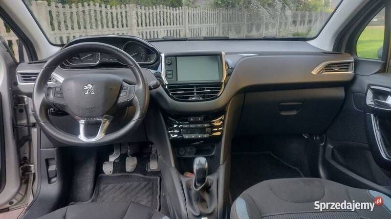 Używany Peugeot 208 Allure 82 KM (60 kW) 2015 Hatchback