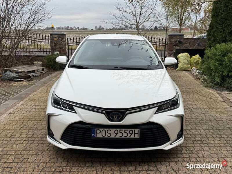 Używany Toyota Corolla 122 KM (89 kW) 2019 Biały Sedan/Limuzyna