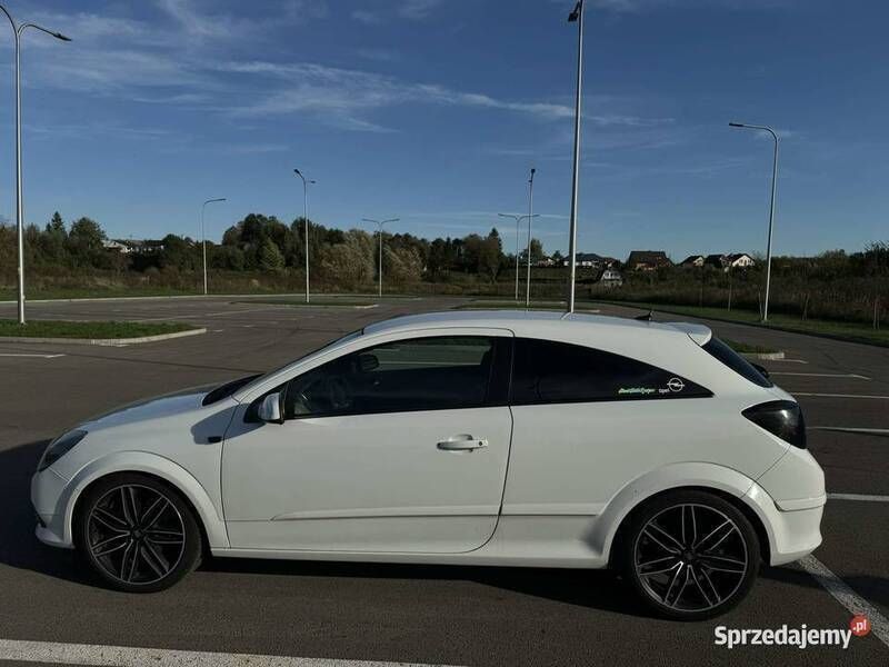 Używany 2008 Opel Astra GTC | 14 444 zł - Obraz 1/4