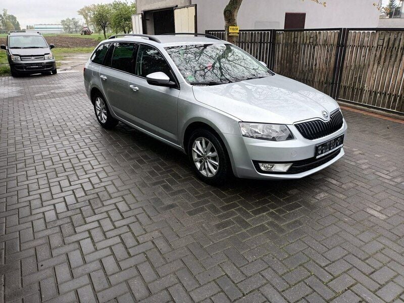 Srebrny (metalik) Używany 2016 Skoda Octavia Sedan/Limuzyna | 36 900 zł (Uczciwa cena) - Obraz 1/4