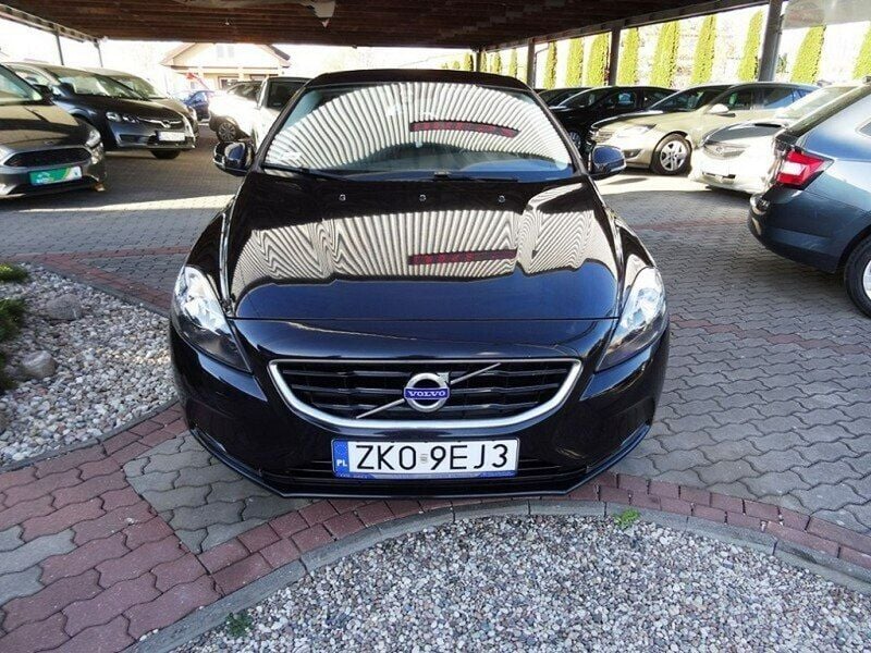Używany Volvo V40 Momentum 115 KM (84 kW) 2014 Inny kolor Kombi