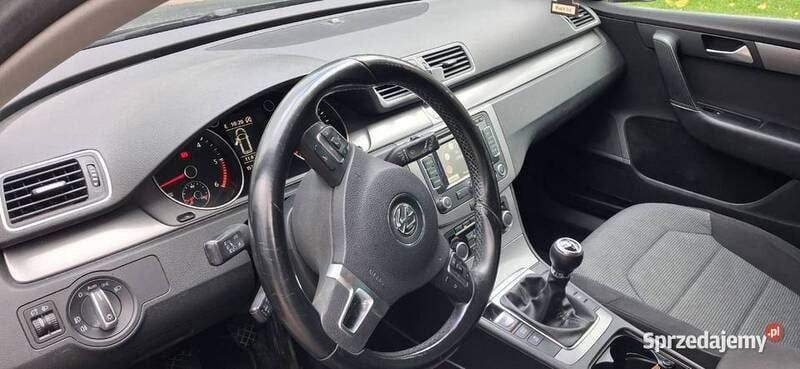 Używany VW Passat 105 KM (77 kW) 2011