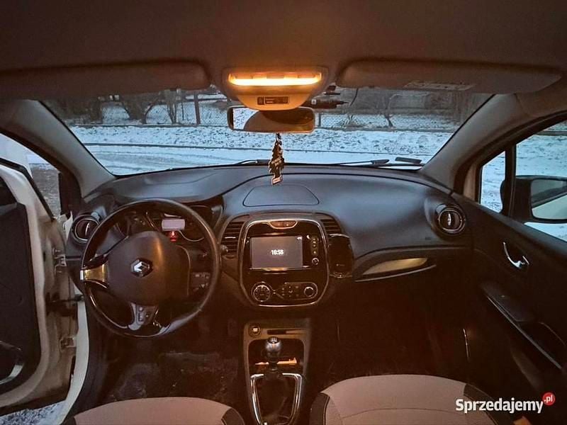 Używany Renault Captur 90 KM (66 kW) 2015 Beżowy SUV
