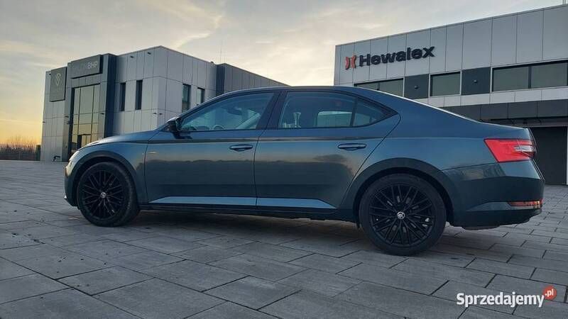 Używany Skoda Superb 150 KM (110 kW) 2019 Grafitowy Sedan/Limuzyna