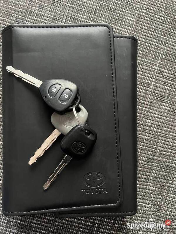 Biały Używany 2011 Toyota Verso Minivan | 39 999 zł (Dość drogi) - Obraz 1/4