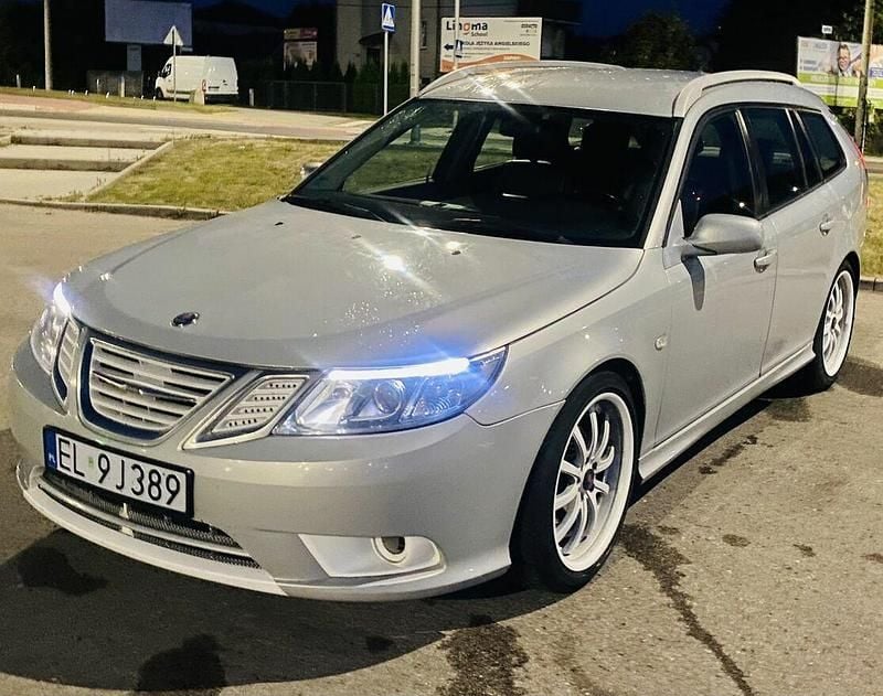 Używany Saab 9-3 2010 Srebrny Kombi