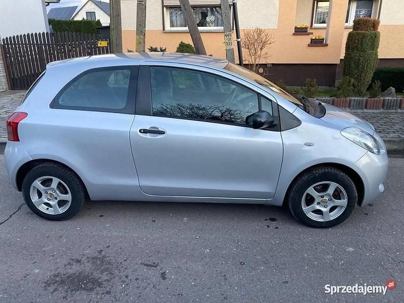 Srebrny Używany 2008 Toyota Yaris Hatchback | 11 800 zł (Uczciwa cena) - Obraz 1/4