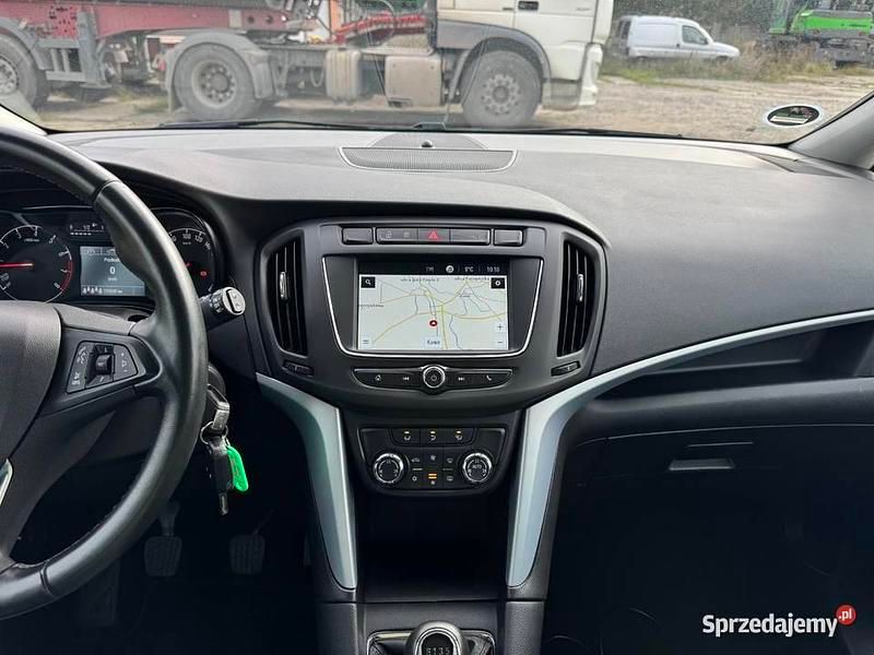 Używany Opel Zafira 2018 Szary Minivan