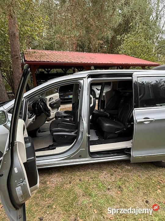 Używany Chrysler Pacifica 2019 Szary Minivan