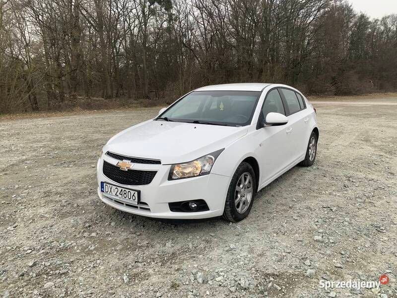 Biały Używany 2012 Chevrolet Cruze Hatchback | 15 000 zł (Uczciwa cena) - Obraz 1/4