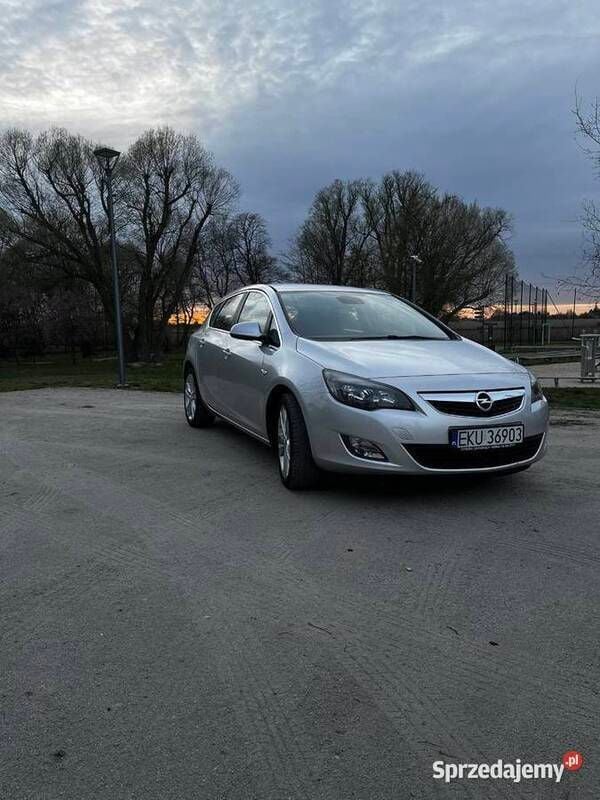 Używany 2011 Opel Astra | 21 000 zł (Uczciwa cena) - Obraz 1/4