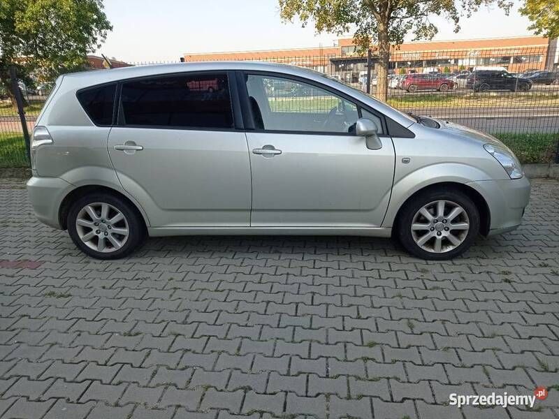 Srebrny Używany 2006 Toyota Corolla Verso Minivan | 19 000 zł (Dobra cena) - Obraz 1/4